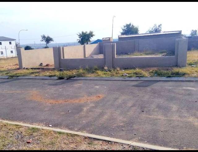 LAND FOR SALE IN MEADOWLANDS